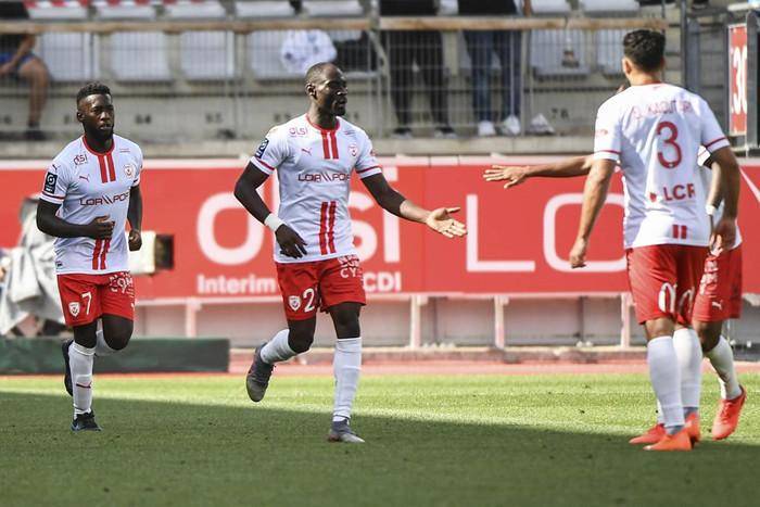 九游新闻-亚眠遭遇惨败，需进一步改进战术的简单介绍