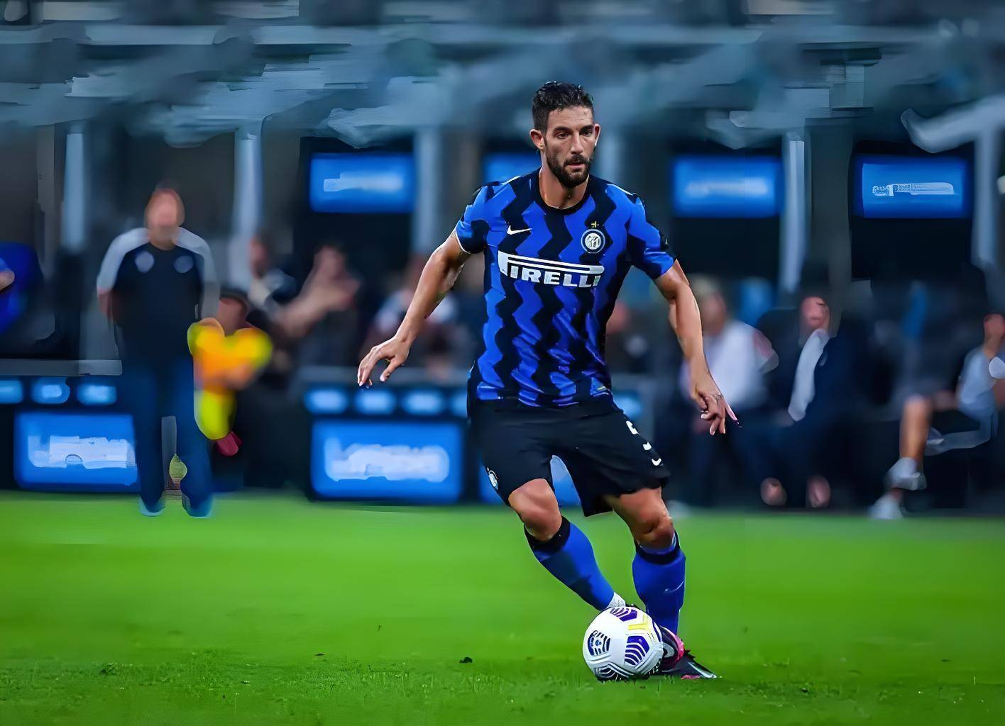 包含拉齐奥客场痛失三分，排名下滑赛季前景堪忧的词条